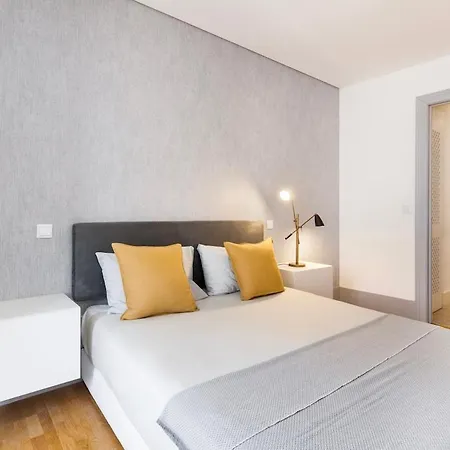 Colosseum Building - Theta *