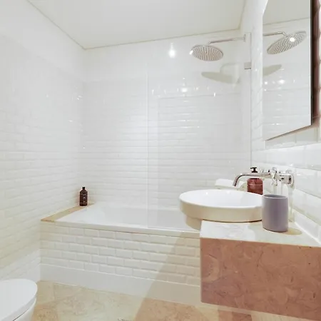 Colosseum Building - Theta