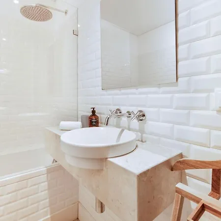 Colosseum Building - Theta