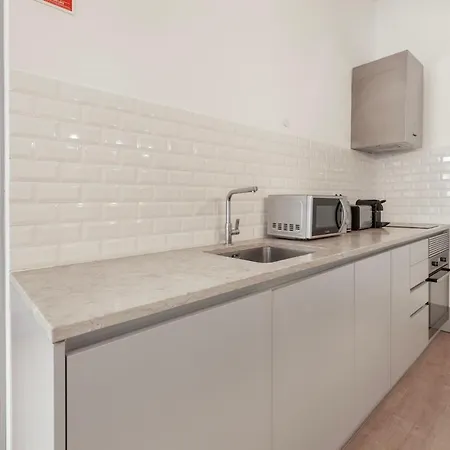 Apartman Colosseum Building - Theta *